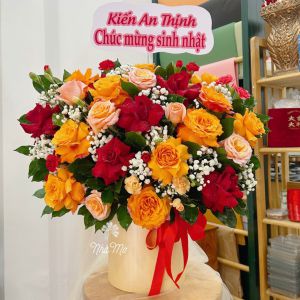 Giỏ hoa hồng tone cam - đỏ