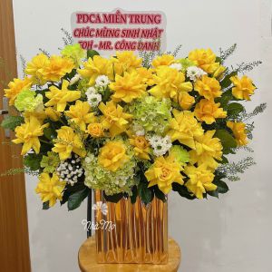 Giỏ hoa hồng tone vàng